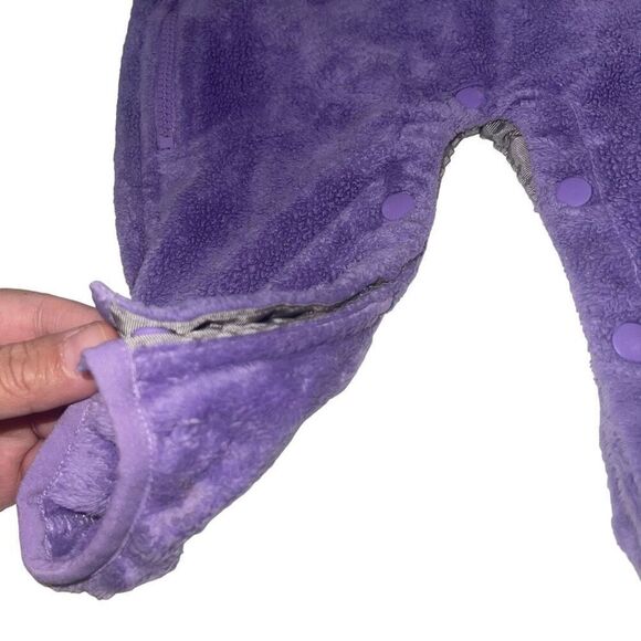 The North Face Light Purple Fleece Hooded One Piece Outfit - Size 3-6 months - Picture 3 of 7